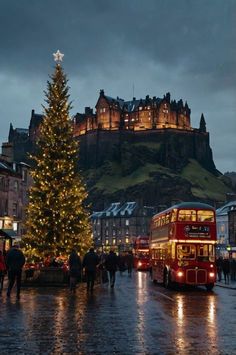 Christmas In Newcastle, Christmas In Different Countries, Edinburgh Aesthetic Christmas, Christmas In The Cotswolds, Edinburgh Scotland Christmas Market, Edinburgh Winter Aesthetic, Christmas In Scotland Aesthetic, Christmas Travel Aesthetic, Christmas Castle Aesthetic