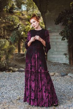 Witchy Outfits, Witchy Boho, Style Inspiration Edgy, Black Tie Formal, Oh My Goddess, Burnout Velvet, Witch Fashion, Velvet Maxi Dress, Witchy Fashion