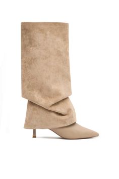 The Sia Sand Boot by Nakedvice is a suede knee high boot with a twist. Sporting a slouchy suede look, pointed toe and Nakedvice branded heel, The Sia Sand Boot is an update on your every-day suede knee high boot. Size: 5, 6, 7, 8, 9, 10, 11; Colour: SAND SUEDE Amina Muaddi Heels, Sand Boots, Nyc Summer, Suede Boots Knee High, Shoe Inspo, Kpop Fashion Outfits, Dream Shoes, Casual Fits, Suede Boots