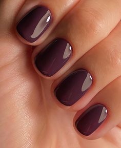 November Nails Colors, Autumn Nail Designs, Essie Nail Polish Colors, Nail Polish Art Designs, Nails Painted, Festive Attire, Toe Nail Color, Autumn Nail, Short Gel Nails