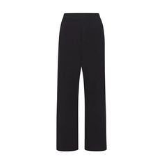 A straight-leg relaxed-fit pant in the ultra-soft Boyfriend fabric you can’t get enough of. This full-length style features an elastic waistband with logo details and 2 side pockets. Fits true to size. Classic Straight Hem Loungewear Bottoms, Casual Ankle-length Pants With Minimal Stretch, Casual Minimal Stretch Ankle-length Pants, Minimal Stretch Ankle-length Casual Pants, Versatile Wide Leg Sweatpants For Everyday, Black Relaxed Fit Effortless Bottoms, Effortless Relaxed Fit Straight Leg Pants, Effortless Straight Leg Pants For Workwear, Classic Pants With Straight Hem For Loungewear