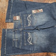 Nwt. 29 Long Smoke Free Home Sadie Adler, Cowgirl Tuff Jeans, Casual Country Outfits, Western Clothes, Cowgirl Tuff, Western Gifts, Western Jeans, My Shopping List, Digital Closet