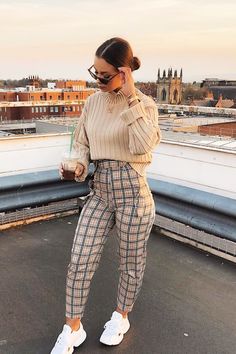 Look Legging, High Neck Jumper, Business Casual Outfits For Work, Stylish Work Outfits, Casual Work Outfits, Looks Chic, Outfit Inspo Fall, Professional Outfits, Fall Fashion Outfits