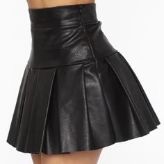 Black. Mini Skirt Pleated High Waist Faux Leather Short Lining Side Hidden Zipper Self: 100% Polyurethane Lining: 100% Polyester Imported Built In Shorts For Comfort. Run A Bit Big For Size Medium // Roomy Nice Skirts, Short Leather Skirt, Mini Skirt Pleated, Short Leather Skirts, Skirt Pleated, Pencil Skirt White, Leather Short, Shop White Dresses, Skirt Leather