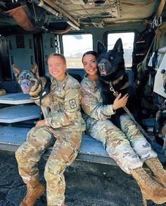 Army Basic Training, Job Inspiration, Army Usa, Military Working Dogs, Female Marines, Army Pics, Army Women, Army Life