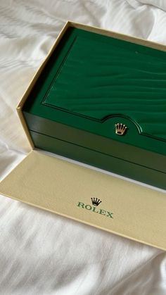 Rolex Boutique, Luxury Watch Box, Rolex Watch Box, Sell House Fast, Luxury Birthday, Foodie Instagram, Joyful Life, Photography Advice, Nintendo Switch Accessories