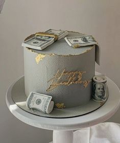 Money Birthday Cake, Money Cake, Birthday Photoshoot, Baked Goods, Money, Baking