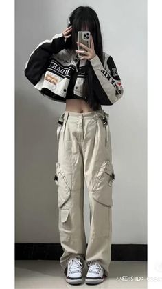 Korean Streetwear, Cargo Pants Outfit, Tomboy Outfits, Tomboy Style Outfits, Baggy Pants, Mode Inspo, Tomboy Fashion, Korean Street Fashion