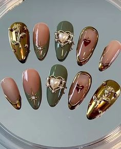 Golden Rose Hand Painted Nail/ Custom Press on Nails/ Hand Made Press on Nails/faux Acrylic Nails/ Gel Nails/press on Nails - Etsy Glamour Nails Designs, Elegant Nails Gold, Kutek Disney, Custom Press On Nails, Nagel Tips, Glamour Nails, Pretty Gel Nails, Really Cute Nails, Nail Swag