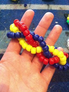 Kandi Friendship Bracelets, Small Kandi Cuff, Easy Kandi, Kandi Single Ideas, Clown Kandi, Kandi Projects, Rave Kandi Ideas, Kandi Inspiration, Rave Bracelets