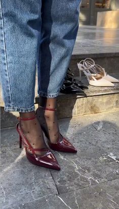 High Heels Casual Outfit, Red Pumps Outfit Work, Maroon Fashion Aesthetic, Winter Heels With Dress, Dark Red Shoes Outfit, Burgundy Shoes Outfit Women, Wine Shoes Outfit, Red Heel Outfit, Red High Heels Outfit