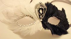 white/black swan Diy Masquerade Mask, White Masquerade Mask, Swan Dress, Mask Aesthetic, Mask Masquerade, White Goose