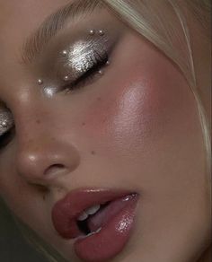 Maquillage On Fleek, Party Make-up, Silver Makeup, Swag Makeup, Ethereal Makeup, Dope Makeup, Makeup Hacks, Eye Makeup Art, Makeup Pictures