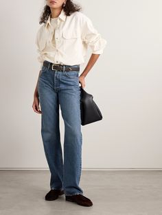 From the specific fit to the strategic fading, AGOLDE 'Kelly' jeans are meant to look like a lived-in vintage favorite. They're cut from denim that appears authentically whiskered and have a high-rise waist and straight legs. Work Jeans Outfit, Jeans Business Casual Outfits, Relaxed Jeans Outfit, Staff Retreat, Comfortable Outfit Ideas, Agolde Jeans, Comfortable Outfit, Weekend Activities, Sport Swimwear