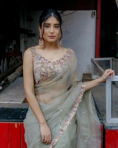 Saree Saree Blouse Party Wear, Girlish Look Saree For Wedding, Girlish Sarees For Wedding, Solid Saree, Multicolored Saree, Net Saree Blouse Designs Party Wear, Saree For Reception Party Wear, Gorget Saree, Sarees For Graduation Day