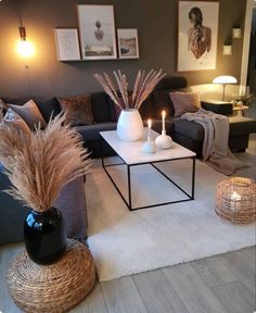 -Adjust to your own vase
Perfect idea for weddings decor as well Apartment Living Room Design, Black Living Room, Small Living Room Decor, Brown Living Room, Living Room Decor Cozy, Apartment Decor Inspiration, Living Room Decor Modern, Decor Home Living Room, Living Room Decor Apartment