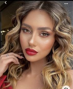 Red Makeup Looks Blonde Hair, Homecoming Makeup For Red Dress, Christmas Makeup Red Lips, Holiday Makeup Red Lips, Simple Makeup With Red Lipstick, Make Up Looks For Red Dress, Eyeshadow Looks With Red Lips, Red Lip Blonde Hair, Red Gown Makeup Look