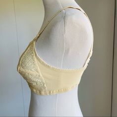 Vintage Bra 1960s Cream Bra Lingerie Undergarments Size 36CNylon/Spandex Lace FrontAdjustable strapBack Closure2 oAGBIN Vintage Bra, Wild Party, French Lingerie, Yellow Polka Dot, Sewing Crochet, Late 1960s, Bra Lingerie, The Wild, Polka Dot