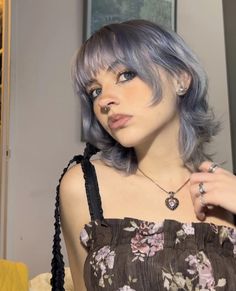 Hadley Nelson, Short Blue Hair, Short Red Hair, Going Grey, Hair Color Underneath, Brown Hair Inspo, Hair Inspiration Short, Hair Advice