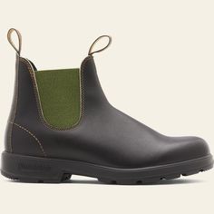 These authentic #519 Chelsea boots are built to last in all types of weather and landscapes.  From cities to countryside, festivals to snow days, these leather boots go wherever life takes you. Blundstone Mens, Blundstone Boots, Mens Boots Casual, Mens Ankle Boots, Side Zip Boots, Pull On Boots, Leather Chelsea Boots, Boots Fall, Chelsea Boot