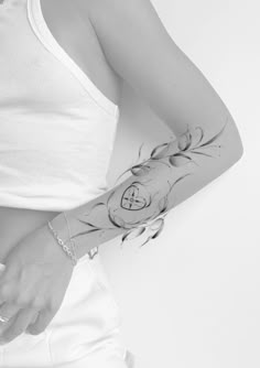 Hannah Tattoo, Leaf Tattoo, Heart Sketch, Jewelry Tattoo, Tattoo Pattern, Leaf Tattoos, Arm Tattoo