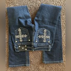 Brand New Boot Cut Miss Me Jeans Size 27 34 Inches Long Dark Blue Jeans Miss Me Jeans Bootcut, Boot Cut Jeans Women, Flare Jeans With Designs, Jeans Boot Cut, Boot Cut Jeans, Country Jeans, Cowgirl Jeans, Dark Blue Jeans, Fits Clothes