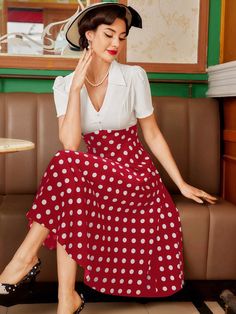 Dress to impress in our Chic Vintage Polka Dot Swing Dress. Featuring an elegant black and white design with a V-neck and collar Polka Dot Puff Sleeve Dress, Dress Country Concert Outfit, Country Music Outfits, Vestidos Country, Sundress Long, 1950s Fashion Women, Backless Dress Summer, Long Sundress, Wedding Reception Dress