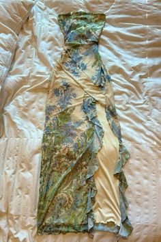 Enchanted Garden Theme Dress, Italy Clothes Aesthetic, Earthy Prom Dress, Vestidos Aesthetic Vintage, Ethereal Dress Aesthetic, Formal Dress Aesthetic, Spring Casual Dresses, Long Dress Aesthetic, Dress Aesthetic Elegant