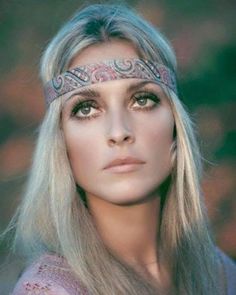 Hippie Makeup, Hippie Headbands, 60s Hippie, Tony Curtis, Hippie Hair, Claudia Cardinale