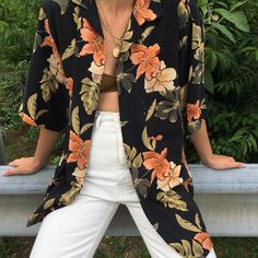 Oversized Hawaiian Shirt Outfit, Hayley Kiyoko, Diy Vetement, Diy Couture, Beachwear For Women, White Pants, Look Fashion, Shirt Outfit