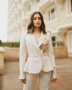 This Womens Suits item by TheMagnusAtelier has 11 favorites from Etsy shoppers. Ships from India. Listed on Nov 21, 2023 Pants Bride, Estilo Kardashian, Christmas Attire, Pant Suits For Women, Blazer Outfits For Women, Womens Suits, Cocktail Outfit, Manish Malhotra, Vogue India