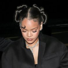 Timeless Long Hairstyles, Roaring 20s Hairstyles For Black Women, Pearls In Hair Black Woman, Asian Hair Women, French Roll Hairstyle For Black Women, Editorial Hairstyles, Vogue Hairstyles, Rihanna Hairstyles