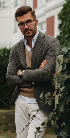 Italian Men Style, Mens Casual Suits, Smart Casual Menswear, Preppy Mens Fashion, Gray Blazer