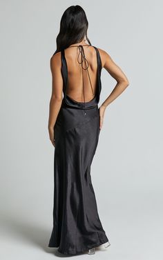 Backless Floor Length Dress, Backless Dress Formal Classy, Low Back Maxi Dress, Formal Black Dress With Cowl Back, Backless Dress Prom, Open Back Formal Dress, Black Dresses Formal, Fitted Black Maxi Dress With Cowl Back, Satin Open Back Dress