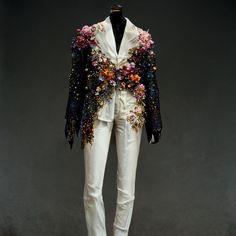 I just got result 'Creative, intricate flower suit' on quiz 'What kind of fancy outfit would I give you?'. What will you get? Sheer Suit Men, Mens Runway Suits, High Fashion For Men, Met Gala Looks Men, Fancy Men Outfits, Couture Fashion Men, Unique Suits For Men, Mens Futuristic Fashion, Male High Fashion