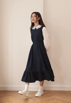 Cute Dresses Midi, A-line Dresses, Girly Style Aesthetic, A-line Dress, Jeans Under Dress, Layer Dress Outfit, Korean Skirt Outfits, Midi Dress Modest, Line Outfit