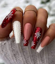 Holiday Nail Ideas, Nail Art Noel, Festive Nail Designs, Unghie Nail Art, Festive Nail Art, Holiday Nail, Nails Winter, Snowflake Nails, Unique Acrylic Nails