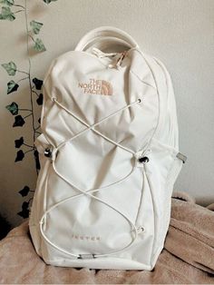 THE NORTH FACE Women's Jester Commuter Laptop Backpack, Gravel/Gardenia White, One Size Cute Backpacks For School, Mochila Jansport, School Wishlist, School Backpack Essentials, North Face Jester, North Face Bag, Stylish School Bags, School Bag Essentials