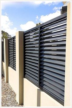 Outdoor Privacy Screens - If you found what you desire, it's very important that you take action immediately - Visit For More! Cheap Privacy Fence, Pagar Modern, Small Garden Fence, Tor Design, Diy Privacy Fence, Easy Fence, Modern Fence Design, House Fence Design, Privacy Fence Designs