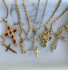 Layered Necklaces Gold Crystals, Maxamilist Jewelry Gold, Boho Jewelry Aesthetic, Lots Of Jewelry Aesthetic, Jewelry Black Women, Eclectic Jewelry