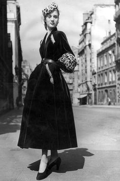 1947 Dior, Christian Dior New Look, Dior New Look, Dior Girl, 1950 Fashion, French Fashion Designers