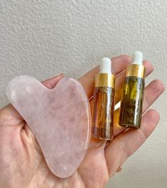 Limited Edition 5ml Facial Oil & Rose Quartz Gua Sha Set Including 2 Face Oils, Radiance which can be used day & Hydrating which can be used at night or during the day for extremely dry skin.  * Vegan * Cruelty Free * Fragrance Free * Silicone Free * No Artificial Colors * No Artificial Chemicals * No Parabens * No Alcohol Just pure luxe quality.   To use: Apply oil 1-2 times daily after applying all water based products. 100% Pure, Organic, Virgin, Cold Pressed & Unrefined oils Ingredients  ING Carrot Seed Essential Oil, Rose Quartz Gua Sha, Gua Sha Set, Extremely Dry Skin, Pomegranate Oil, Tamanu Oil, Sea Buckthorn Oil, Moringa Oil, Blue Tansy