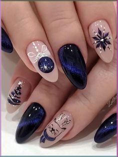 Fall is almost here and we are rounding up some of the best fall nail trends for 2021. These five trends are super chic and perfect for autumn. Celestial Constellations, Nail Noel, Nail Tip Designs, Festive Nail Art, Cute Christmas Nails, Christmas Nail Art Designs, Almond Acrylic Nails, Nail Swag