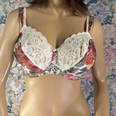 Vintage VANITY FAIR Bra Size 34D Underwire Satin Chantilly Lace Floral 75-465 | eBay Vintage Bras, Vanity Fair Bras, Vintage Bra, Vintage Vanity Fair, Bright Stripes, Vintage Vanity, Chantilly Lace, Lace Fashion, Bra Styles