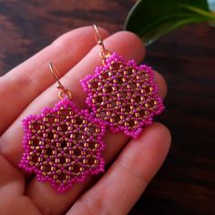 Hexagon Mandala, Tree Heart, Mandala Earrings, Beaded Earring, Bead Ideas, Earring Ideas, Artist Gifts, Flower Of Life, Beads And Wire