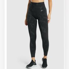 New - Never Worn Gymshark - Adapt Camo Seamless Leggings Size Small Savanna - Black Model 5'8 - Wears Size Xs High Waisted - Ruched Detail 82% Nylon 13% Polyester 5% Elastane Gymshark Black, Black Model, Seamless Leggings, Black Gray, Pant Jumpsuit, Camo, Black And Grey, Pants For Women, High Waisted