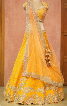 Leghana Design, Bridal Lehenga Designs, Long Gown Design, Wedding Lehenga Designs, Indian Outfits Lehenga, Lehnga Dress, Lehenga Designs Simple, Half Saree Designs, Long Dress Design