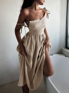 Backless Cotton Linen Lace Up Long Dress Dirndl Outfit, Backless Long Dress, Womens Beach Fashion, Maxi Sundress, Summer Fashion Beach, Stil Inspiration, Beach Maxi Dress, Suspender Dress, Beach Dress