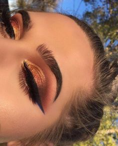 Bronze Eye Makeup, Eyeliner Tips, Revolution Eyeshadow, Makeup Is Life, Glitter Eye Makeup, Soft Glam Makeup, Fall Makeup Looks, Make Up Videos