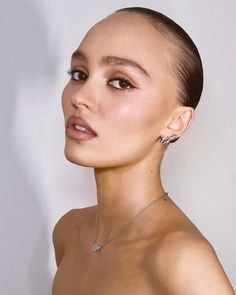 #lilyrosedepp Big Forehead, Minimal Makeup, Chanel Makeup, Rose Hair